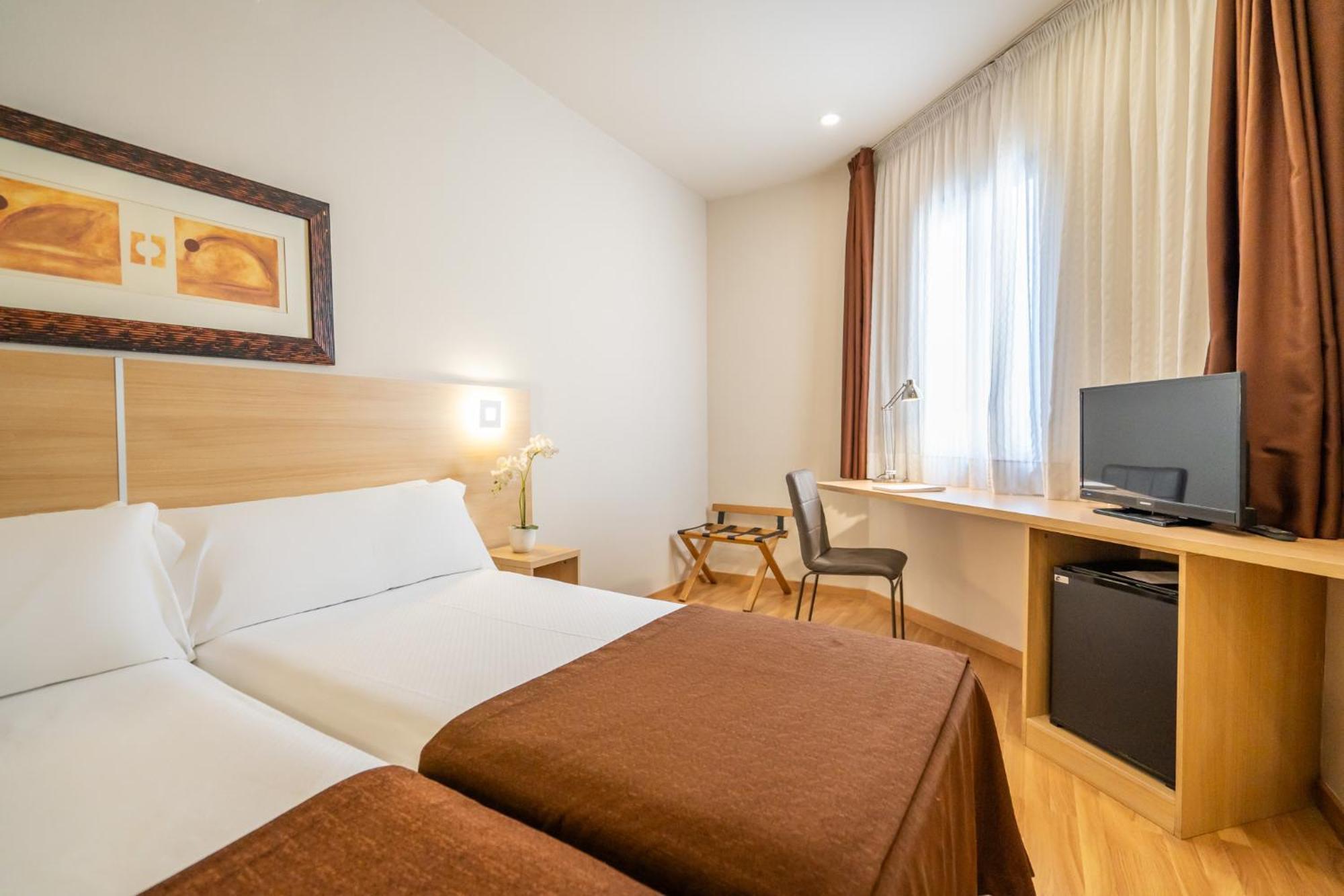 Hotel Glories Barcelona Exterior foto